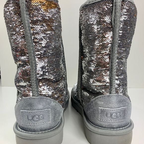 UGG CLASSIC SHORT COSMOS SEQUIN BOOT 6 - Picture 16 of 16